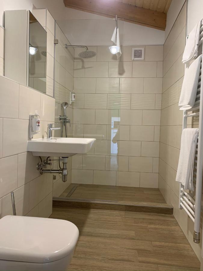 Oeregtoelgy Apartman Szár Eksteriør bilde