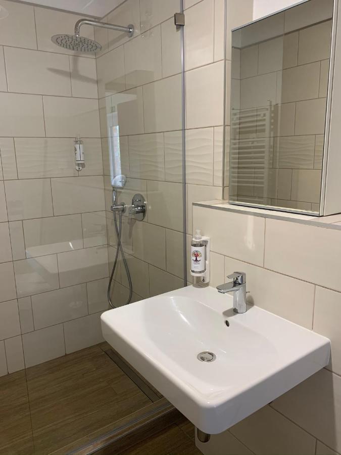 Oeregtoelgy Apartman Szár Eksteriør bilde