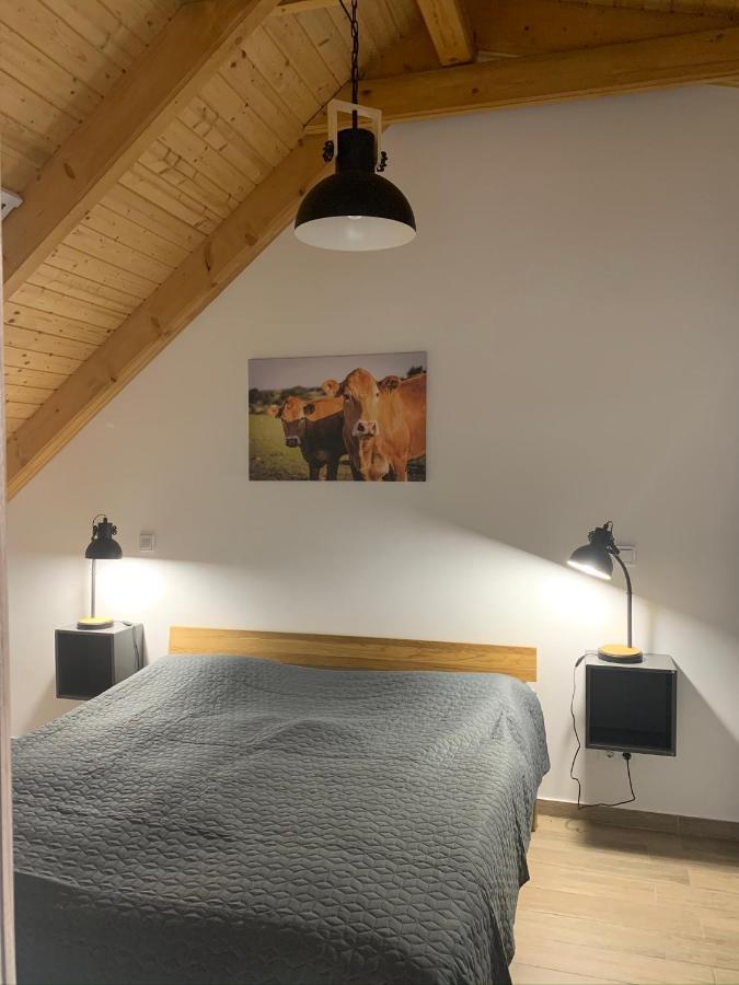 Oeregtoelgy Apartman Szár Eksteriør bilde