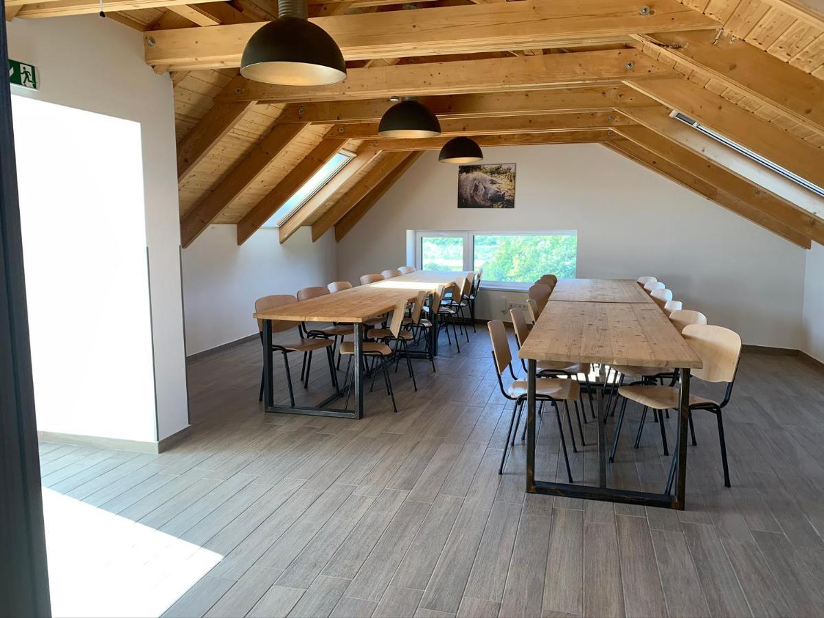 Oeregtoelgy Apartman Szár Eksteriør bilde